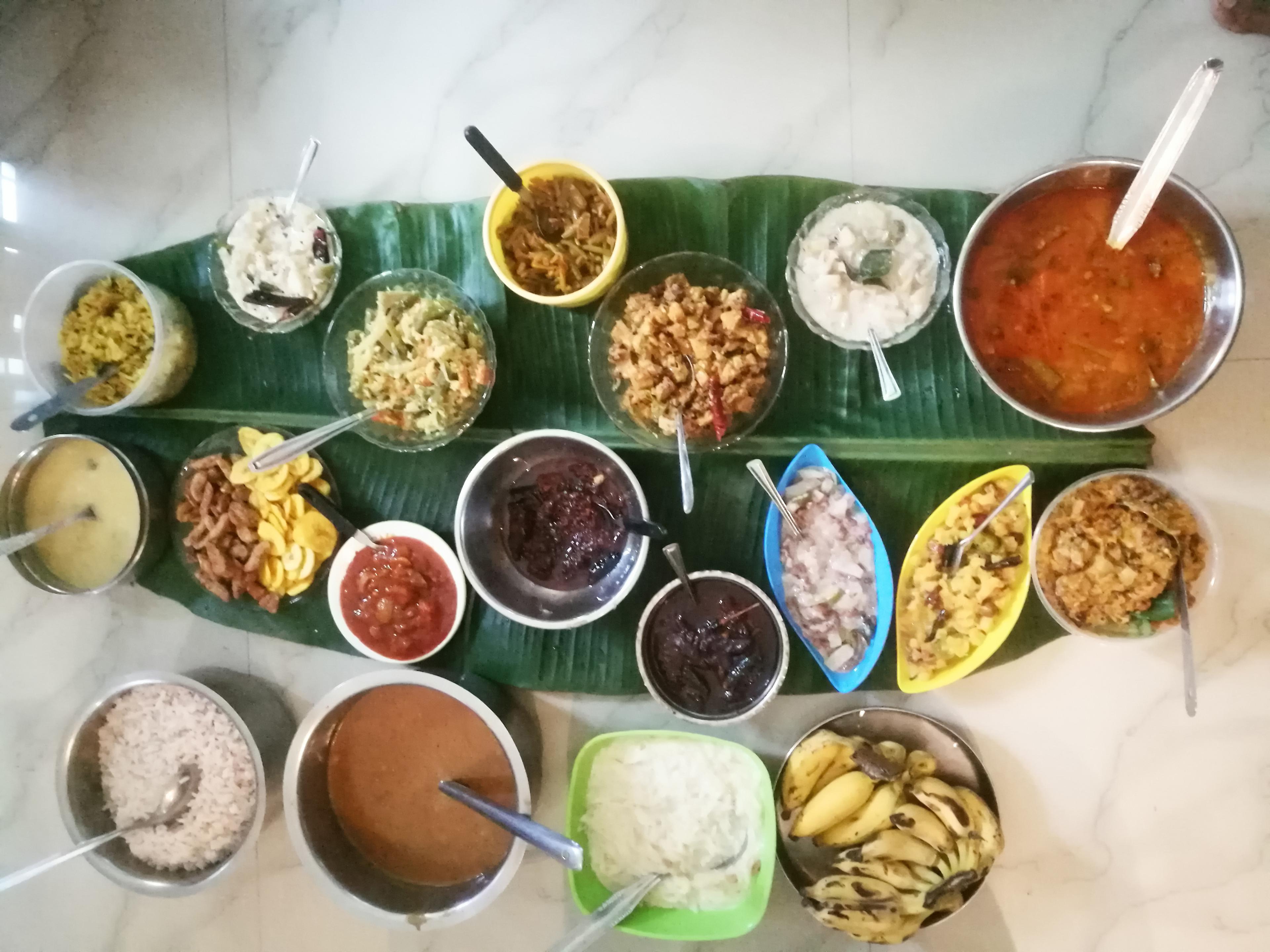 How to Pull Off a South Indian–Style Banana Leaf Feast at Any Wedding
