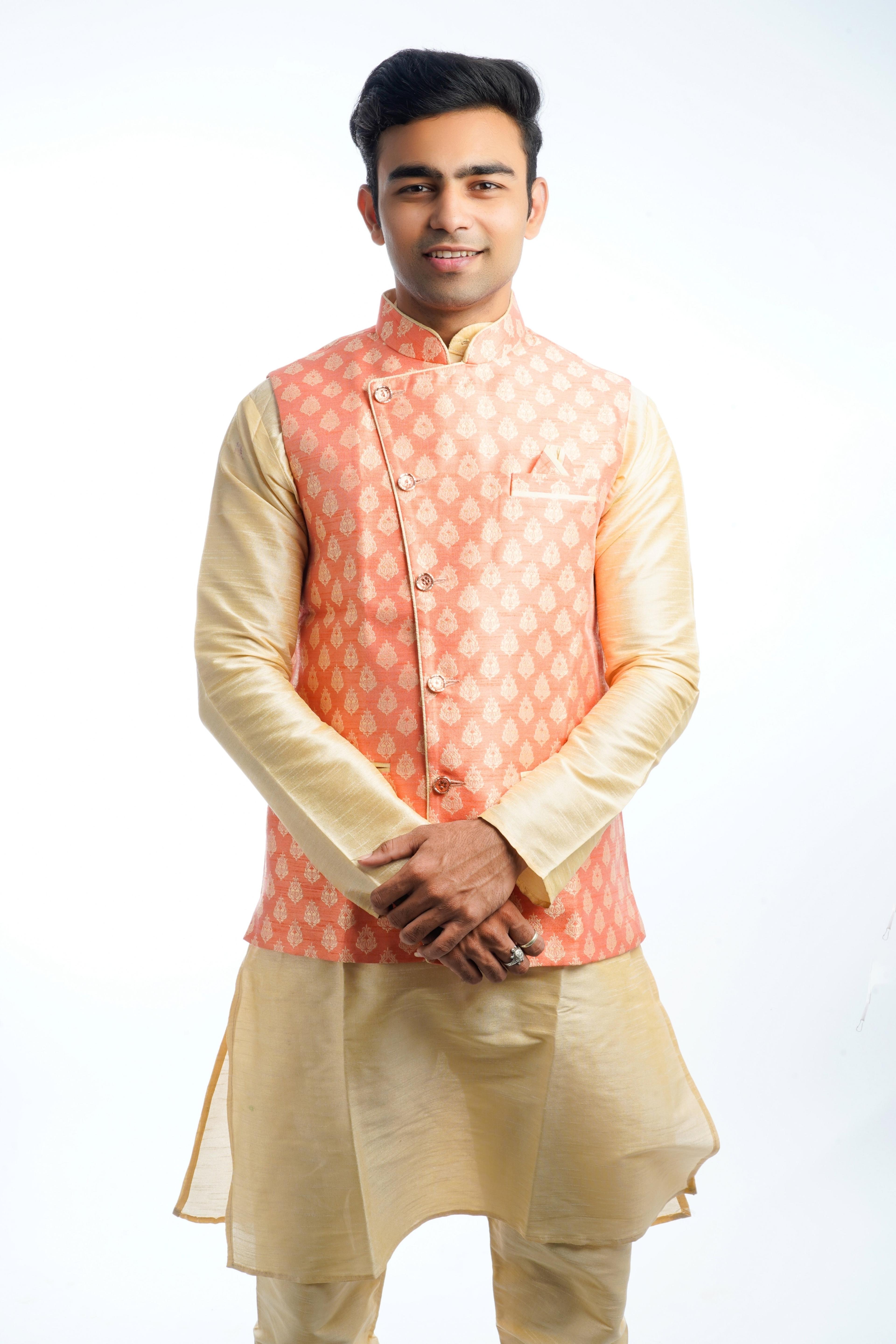 Outfit Ideas for Grooms to Stand Out at an Indian Wedding