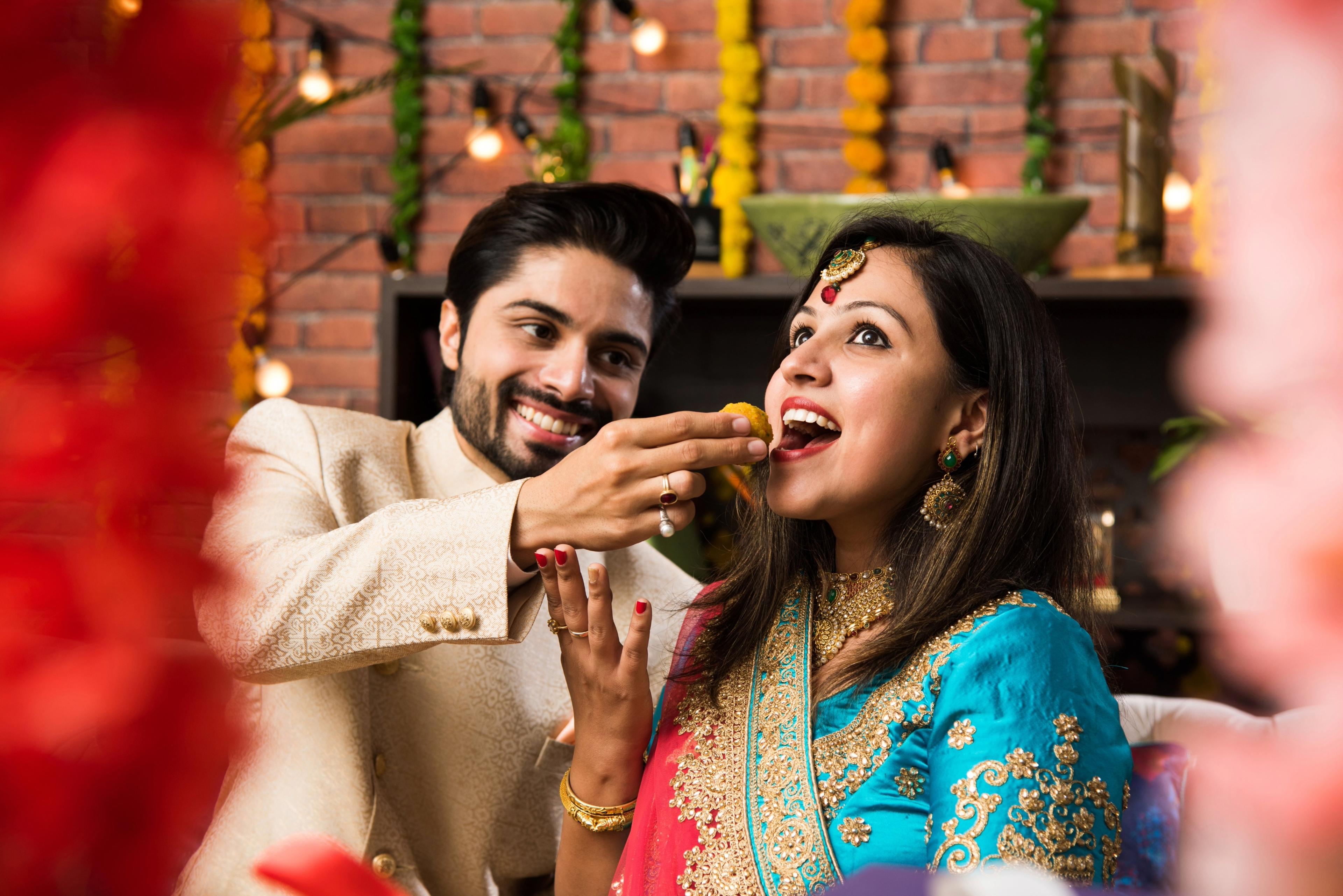 10 Must-Try Bridal Poses for Stunning Indian Wedding Photos  