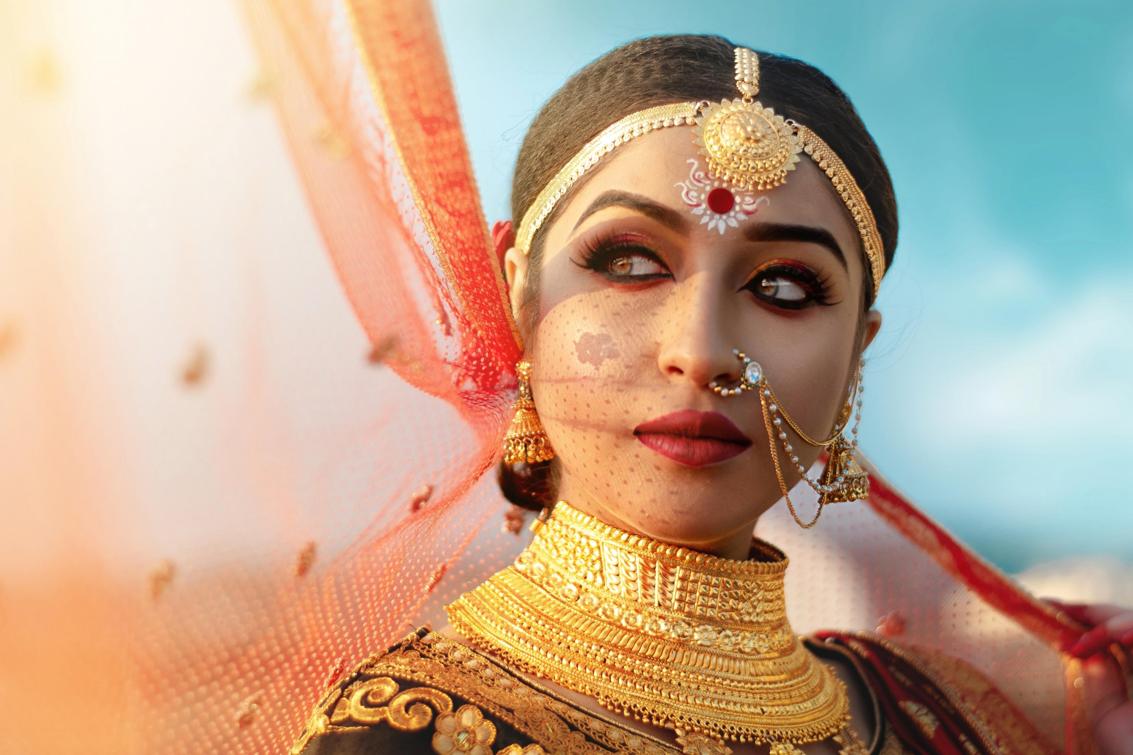 10 Must-Try Bridal Poses for Stunning Indian Wedding Photos  