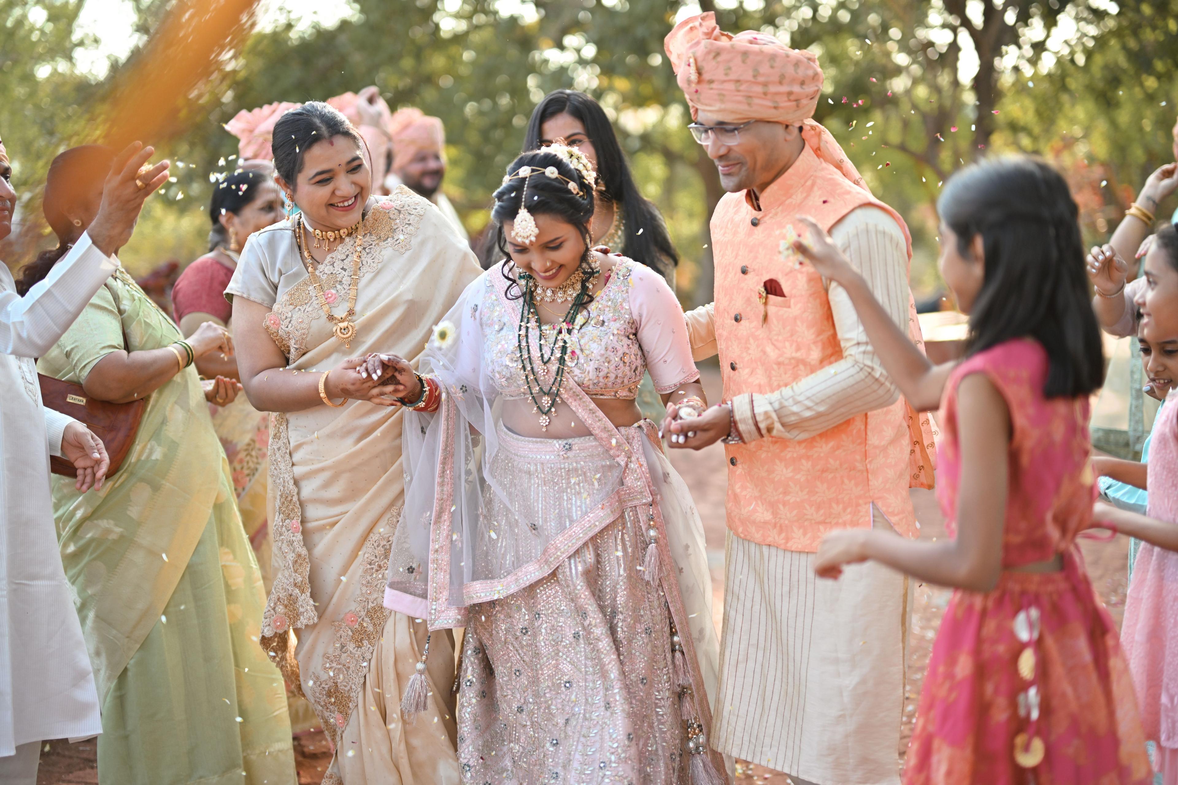 How To Plan A Summer Wedding: 6 Tips for a Magical Celebration
