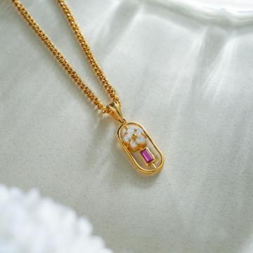 Exquisite Floral Pattern Gold Pendant - Fashion Fast Forward Collection