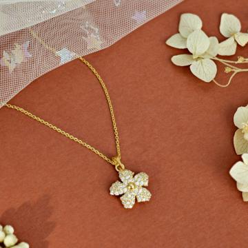 Natural Grace Flower Gold Pendant