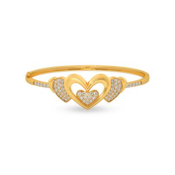 Attractive Heartin Gold Bracelets