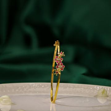 Splendiferous Floral Gold Bracelet- Nature Collection