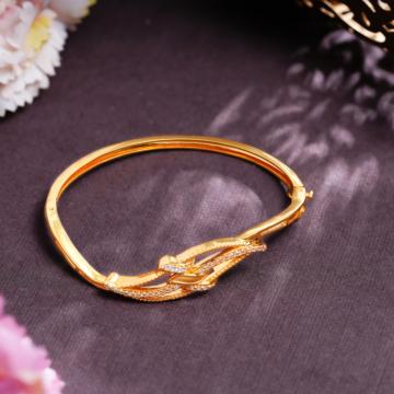 Vibrant Leaf Pattern Gold Bracelets