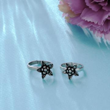 Elegant Daisy Dances Silver Toe Rings