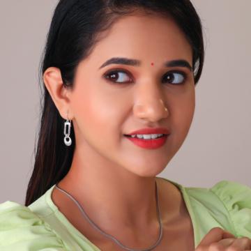 Captivating Shell Textured Silver Earrings