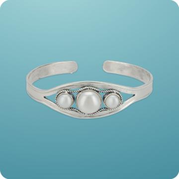Fashionable Pearl Adjustable Silver Bracelet