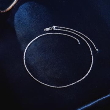 Layering Essential Twisted Rope Silver Chain