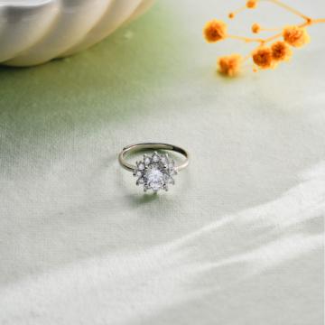 Amazing Floral Design Silver Ring