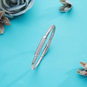 Beguilling Sleek Silver Bracelet