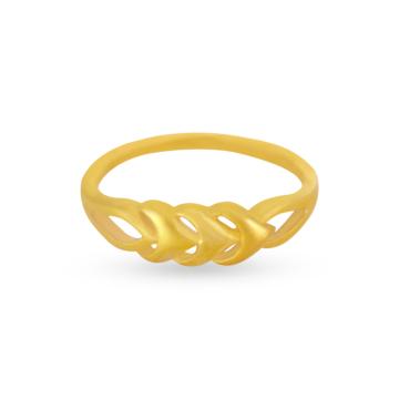 Luxurious Interlocked Grain Design Gold Ring