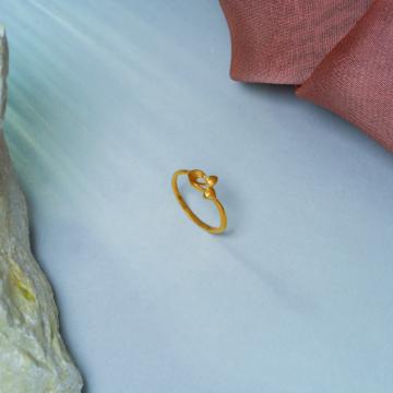 Splendid Heartin Gold Ring