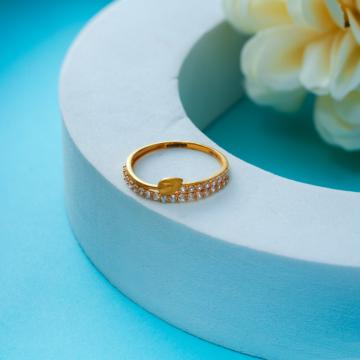 Dainty Leafy Gold Ring