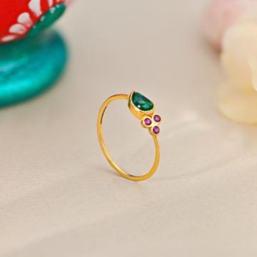 Graceful Paisley Gold Ring