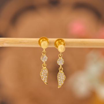 Opulent Leaf Design Gold Earrings - Fashion Fast Forward Collection