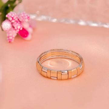Stylish Dual-Tone Geometric Gold Band Ring