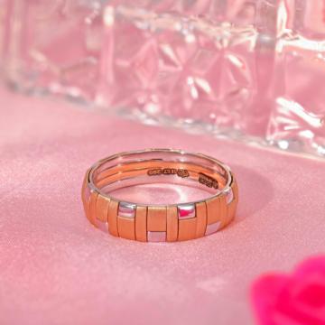 White Gold Structured Pattern Band Ring