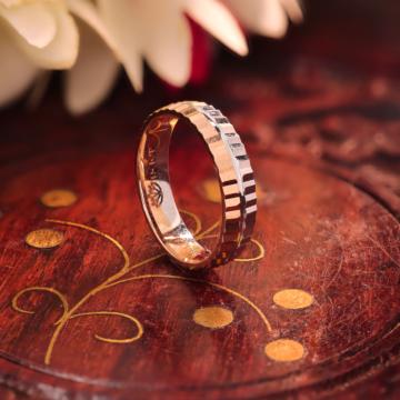 Sleek Two-Tone Textured Gold Band
