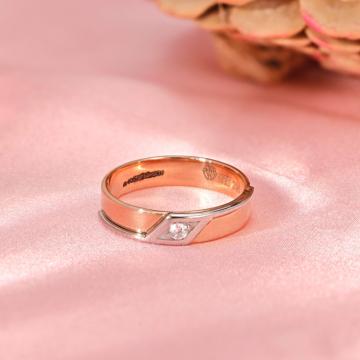 Elegant Sparkling White Gold Ring